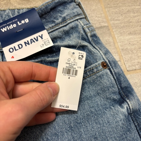 Old Navy High Rise Wide-Leg Jeans - Picture 4 of 7